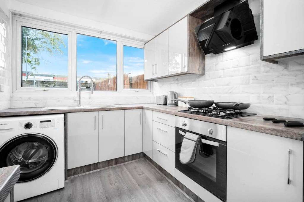 Villa Jlr,Nec,B'Ham Airport,Entire House,Wi-Fi,Netflix Birmingham Esterno foto